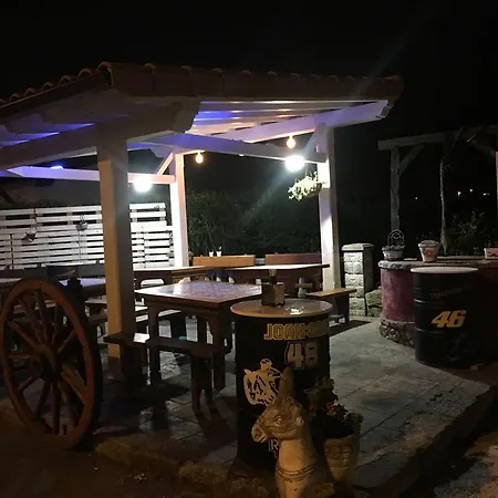 Casa de hóspedes Bar Restaurante Llanda *