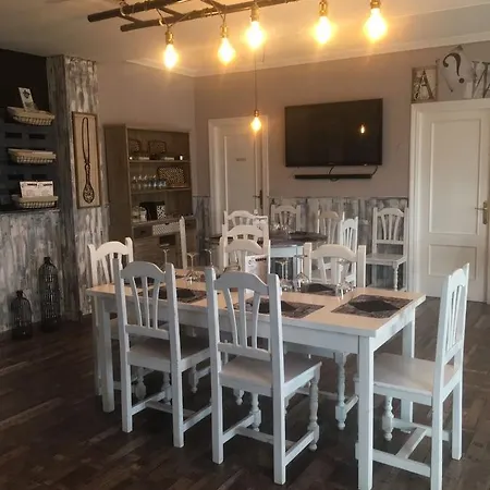 Casa de hóspedes Bar Restaurante Llanda *